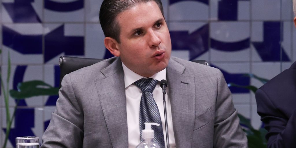 Motta agenda votação do projeto que extingue a escala 6×1