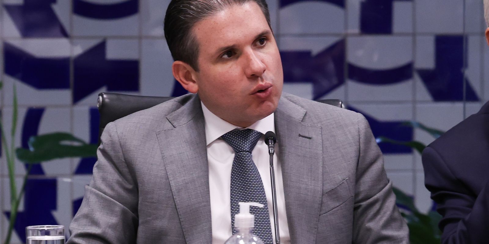Motta agenda votação do projeto que extingue a escala 6×1