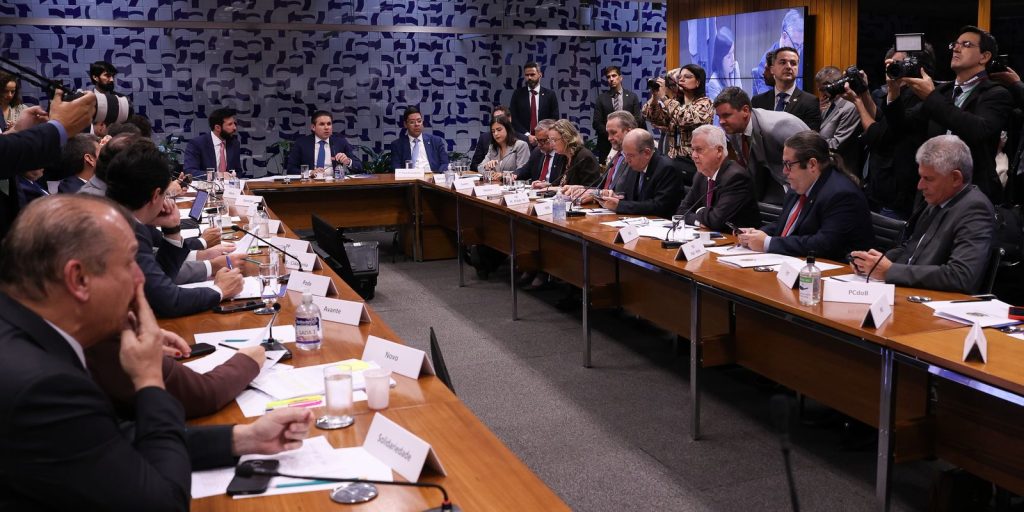 Governo recua na urgência da 6×1 e libera votações na Câmara
