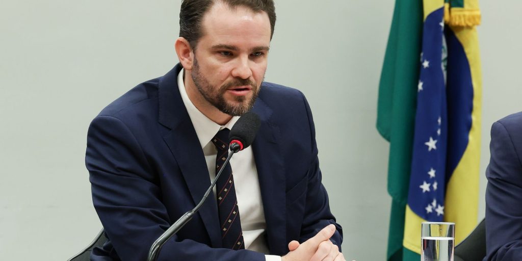 Durigan vai a Câmara criticar autonomia financeira do BC