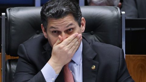Senado paralisa votação sobre fim da escala 6×1 em meio a pressões