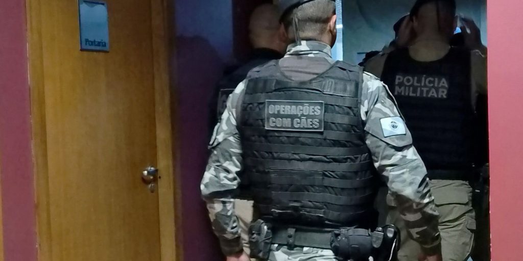 Operação em quatro estados prende envolvidos em facção criminosa nacional