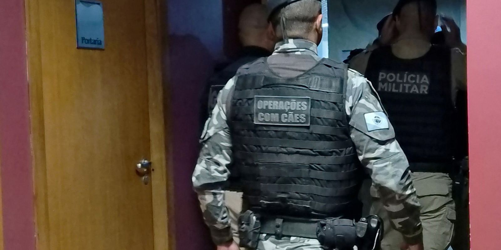 Operação em quatro estados prende envolvidos em facção criminosa nacional