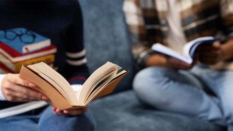Especialistas defendem foco em leitura, não apenas em textos