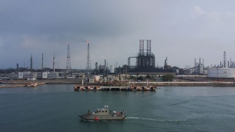 Petrobras e Pemex selam parceria para explorar petróleo no Golfo do México