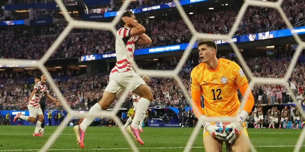 EUA domina e goleiam Paraguai na estreia da Copa 2026