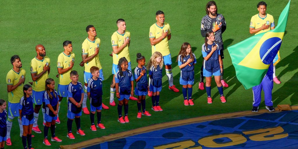 NY Times classifica hino brasileiro como o mais belo da Copa 2026