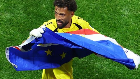 Vozinha aposta em novo contrato após feito histórico na Copa