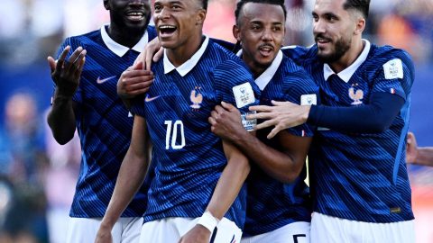 França domina Senegal em estreia e embala na Copa do Mundo