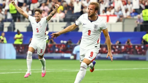 Inglaterra derrota Croácia e estreia com vitória na Copa do Mundo