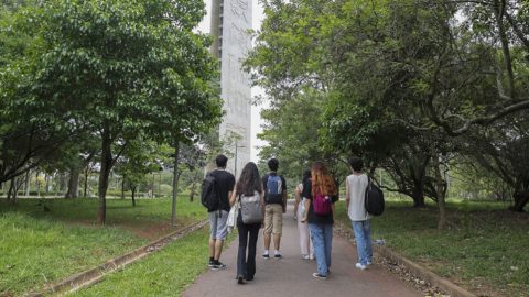 USP amplia apoio financeiro a 16 mil alunos com reajuste de bolsas