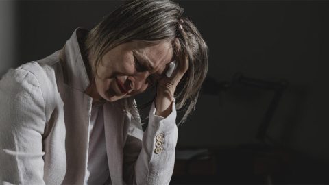 Medo da escuridão: ansiedade noturna e suas raízes evolutivas