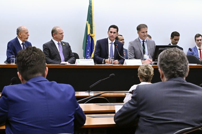 Domingos Neto assume comando da Comissão Mista de Orçamento