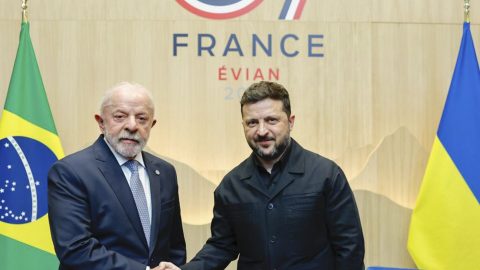 Lula e Zelensky buscam caminhos diplomáticos para encerrar guerra na Ucrânia
