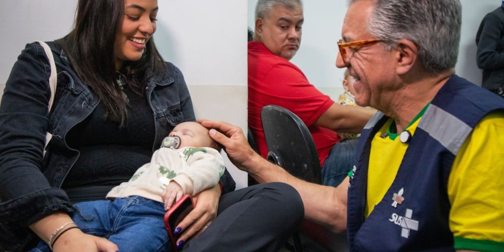 SUS inicia aplicação da vacina pneumo 20 para crianças