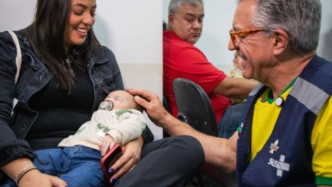 SUS inicia aplicação da vacina pneumo 20 para crianças