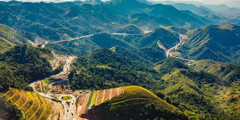 Lula abre primeira fase de rodovia na Serra das Araras