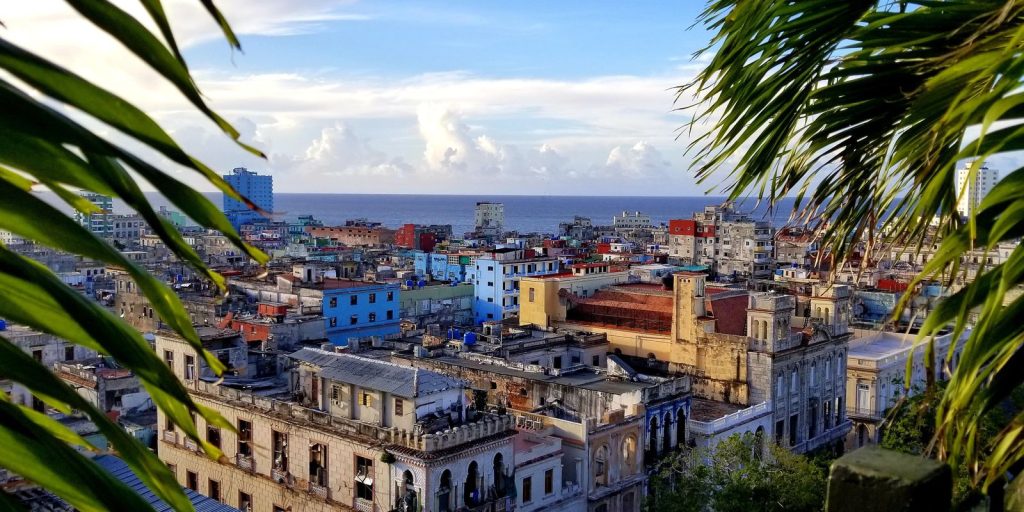 EUA ampliam cerco a Cuba com sanções a empresas e família do presidente