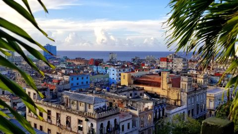 EUA ampliam cerco a Cuba com sanções a empresas e família do presidente