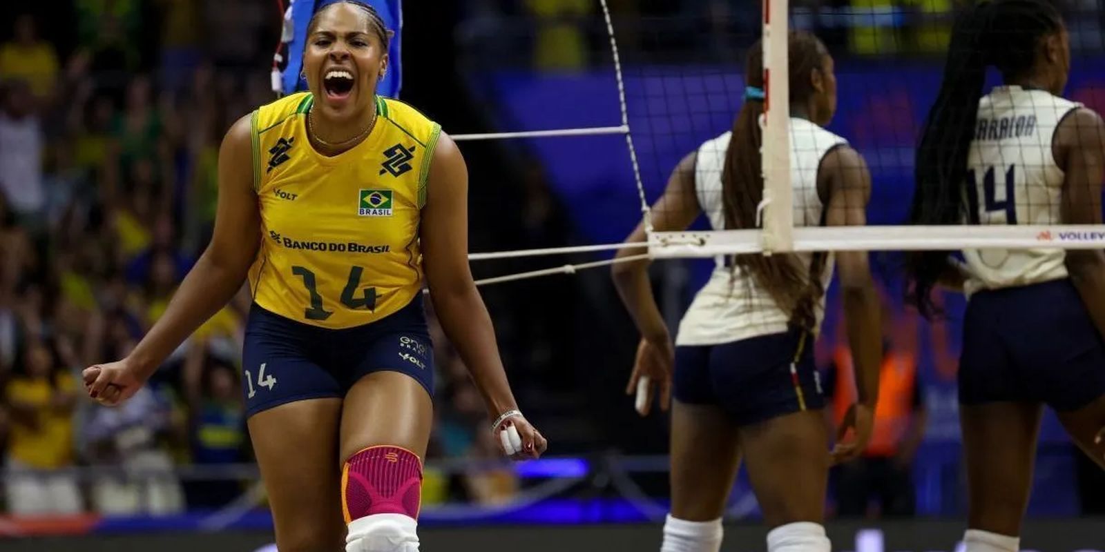 Brasil vence Itália em cinco sets e segue invicto na Liga