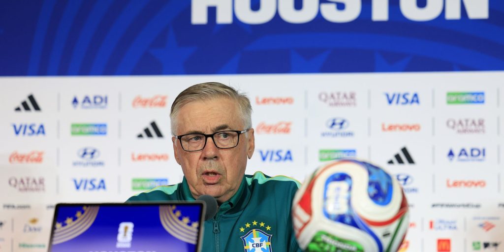 Ancelotti mantém sigilo sobre time antes de Japão nas oitavas