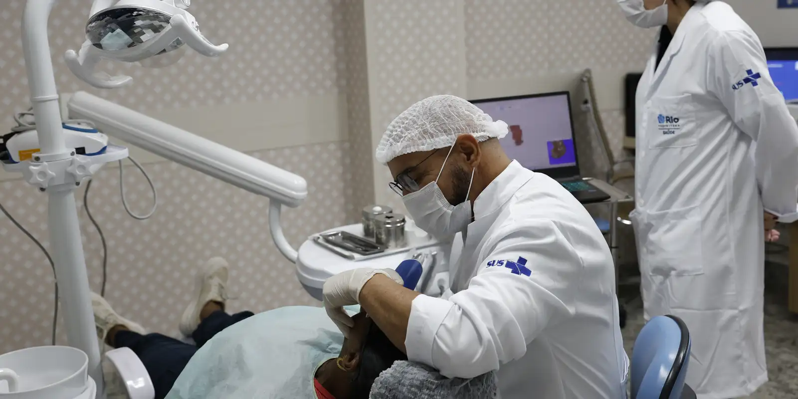 Senado aprova aumento histórico no piso de médicos e dentistas