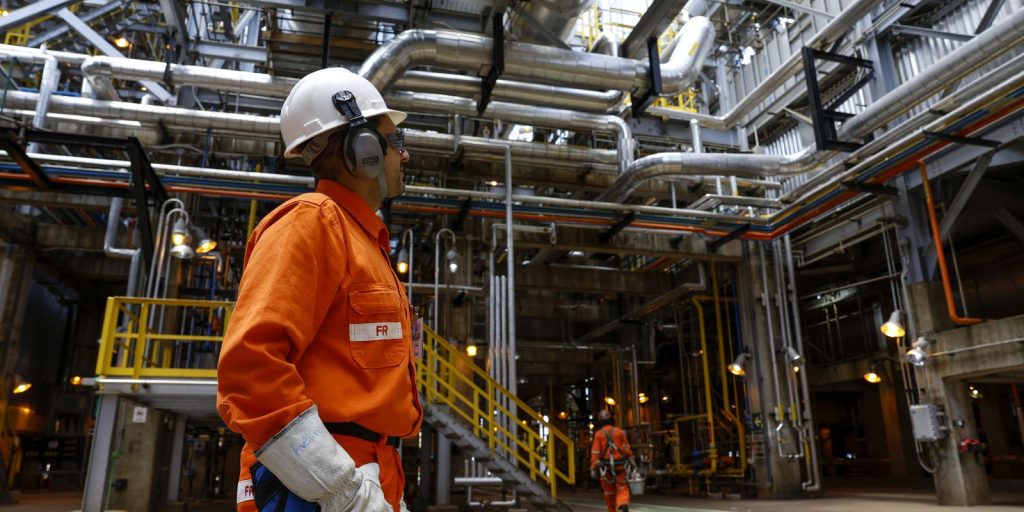 Economia cresce 0,1% em abril apesar de juros altos e petróleo caro