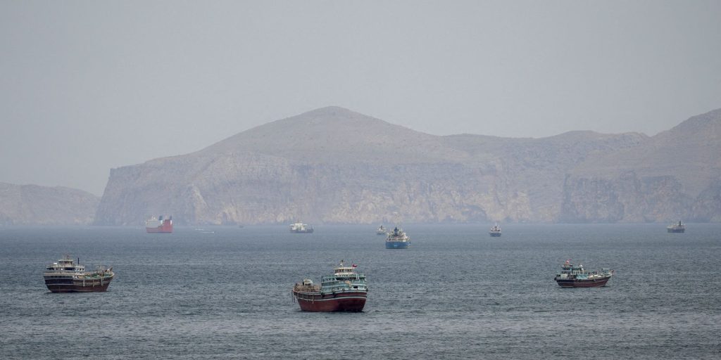 Petroleiro sofre ataque no Estreito de Ormuz após escalada entre Irã e EUA