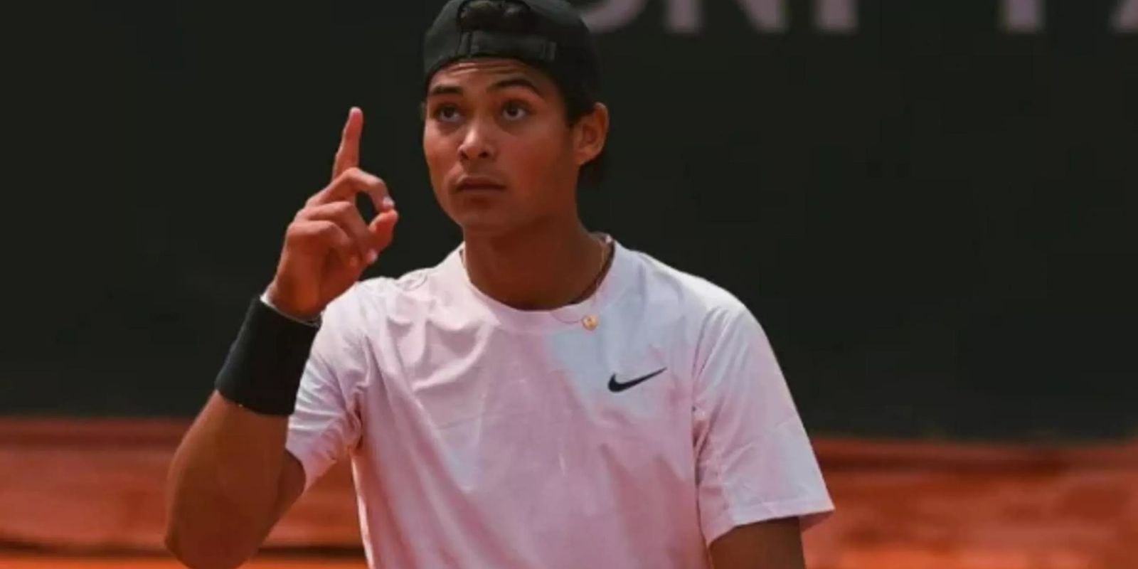 Brasileiro vence Roland Garros e se torna campeão juvenil inédito