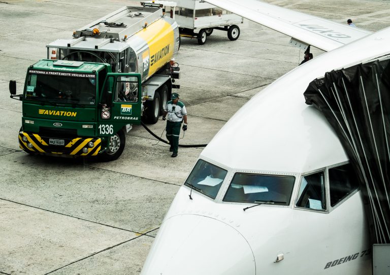 Congresso aprecia liberação de R$ 1 bi para setor aéreo em 2026