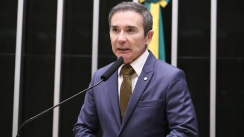 Câmara aprova incentivo a cursos de Libras em universidades para famílias