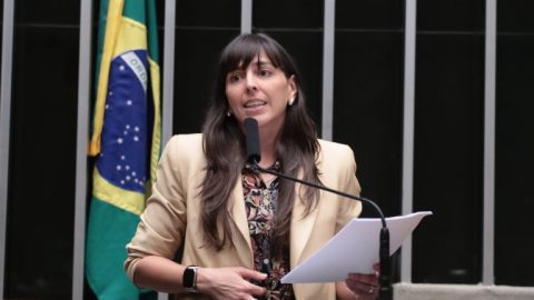 Câmara aprova ensino obrigatório de história afro e indígena em cursos de formação docente