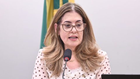 Câmara aprova limites para uniformes corporativos com foco na dignidade