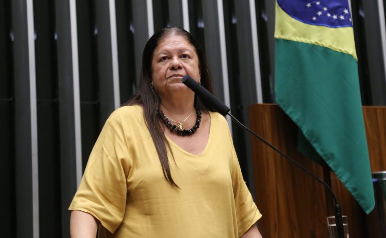 SUS terá serviço integral para pessoas com síndrome de Down