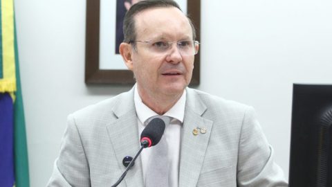 Câmara aprova legendas em salas de aula e eventos para pessoas surdas