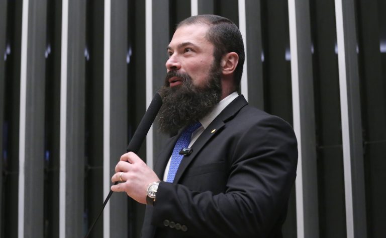 Câmara aprova parcelamento de débitos para indústria de armas
