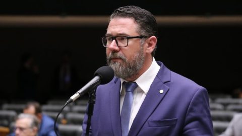 Câmara suspende mandato de Pollon por segundo mês seguido