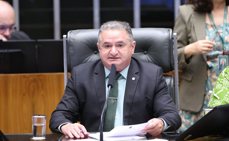 Lei proposta obriga proprietários a manter imóveis abandonados seguros