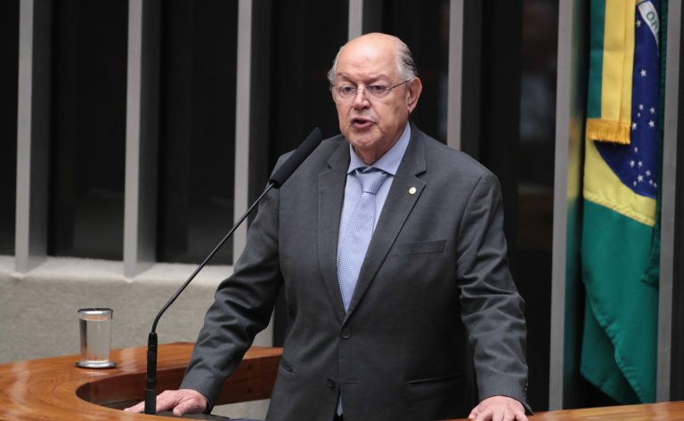 Ficha Limpa marca 16 anos em meio a mudanças e embate no STF