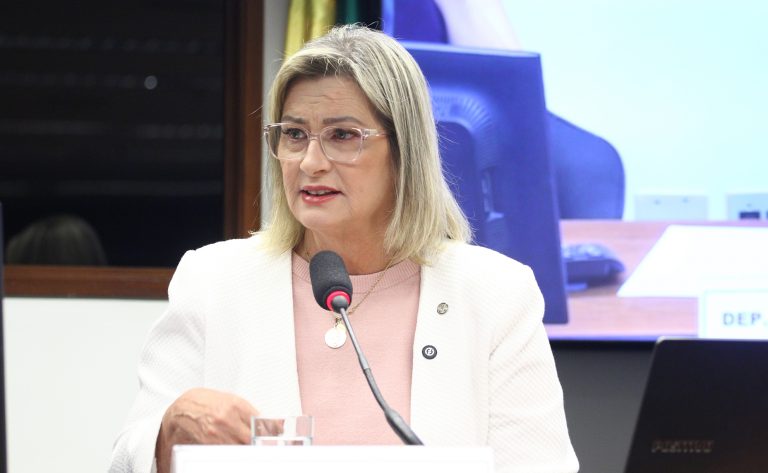 Câmara aprova política para fortalecer mulheres no meio rural