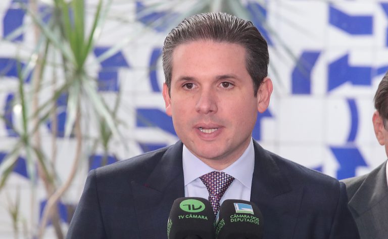 Câmara aprova acordos comerciais com Singapura e bloco europeu