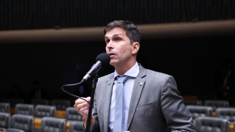 Câmara aprova normas de segurança para natação infantil