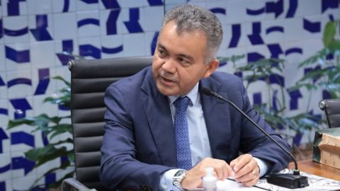 CCJ aprova expansão de conselhos de Biologia e Biomedicina