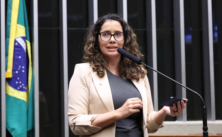 Câmara aprova licença para pais acompanharem filho doente