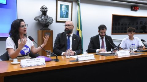 Inep rejeita alterações em critérios de redação do Enem e testa IA para acelerar resultados