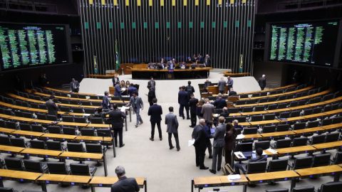 Câmara acelera votação de 12 projetos com regime de urgência