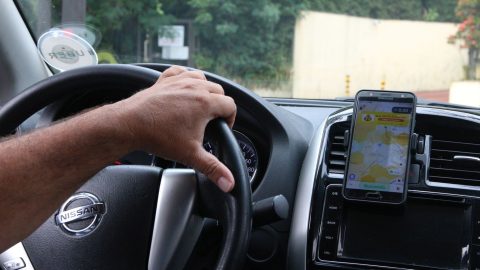 CMN proíbe cobrança de taxa de cadastro no crédito para motoristas de app