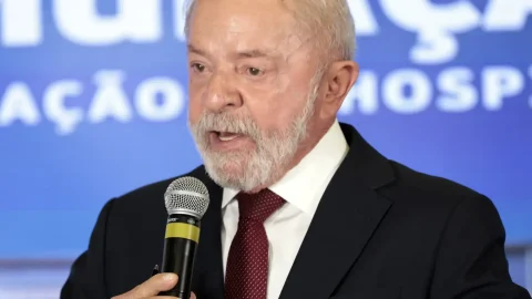 Lula ordena visita de ministro da Defesa à Venezuela após terremoto