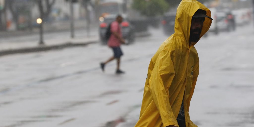 Rocinha registra chuva recorde e dispara alertas de risco na zona sul