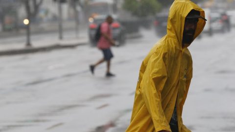 Rocinha registra chuva recorde e dispara alertas de risco na zona sul